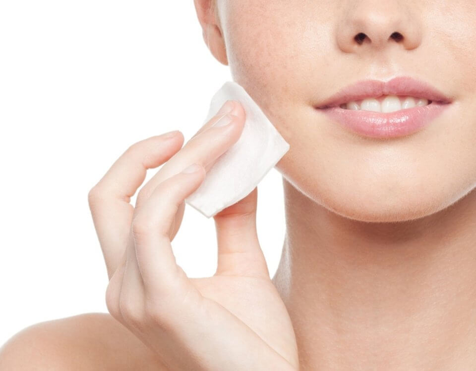 Cómo desmaquillar el rostro correctamente